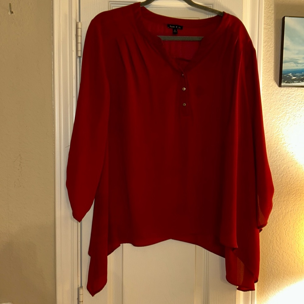 Womens XL Burgundy 3/4 sleeves longer in the back